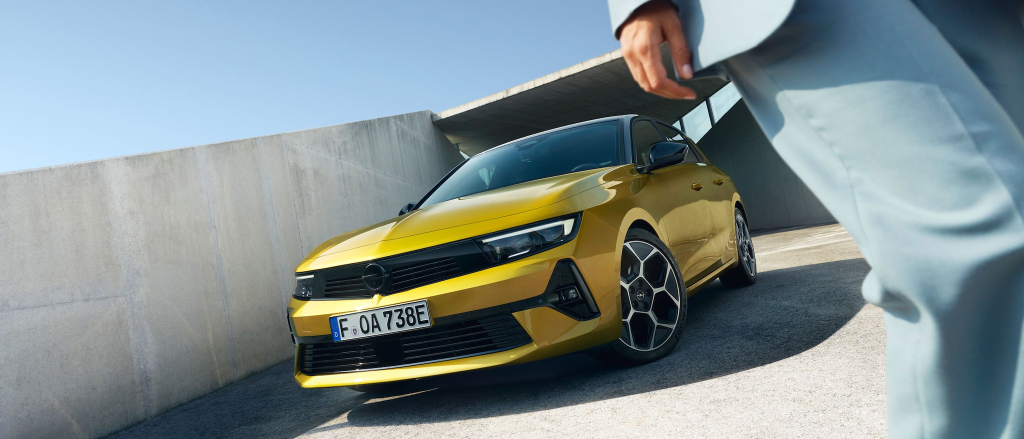 opel_astra-hybrid_exterior_21x9_as22_e01_053