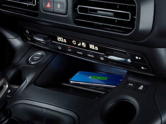 opel_combo_cargo_wireless_charging_4x3_cml19_i01_048