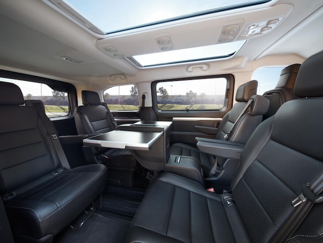 opel_zafira-e-life_interior_seating_4x3_zal21_i02_015-1