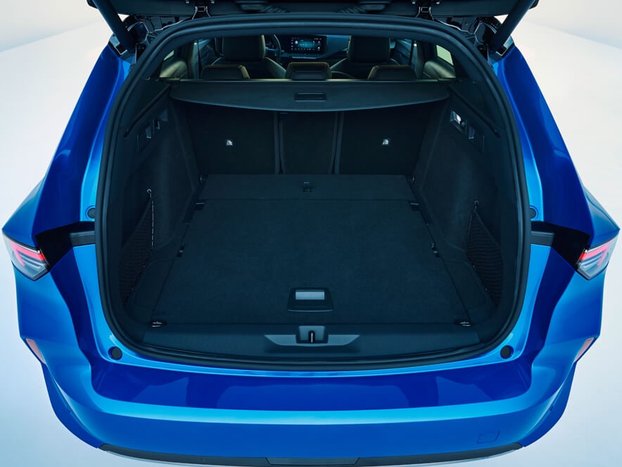 opel_astra-sportstourer_trunk_4x3_asst22_e01_119